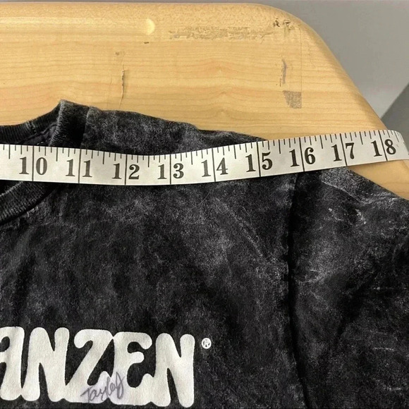 taylor janzen  tee autographed Women Size Small - Picture 7 of 9